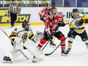 Хоккей: победа над «Краматорском» вывела «Донбасс» в лидеры чемпионата Украины