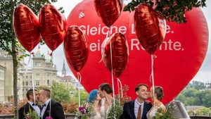 Швейцария: правительство разрешило однополым парам жениться с 1 июля 2022 года