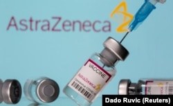 Першою вакциною, яка прибула в Україну, була індійська Сovishield (яка виготовлялась за ліцензією Oxford-Astra Zeneca)
