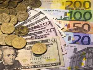 Гривна продолжила стремительное падение к евро