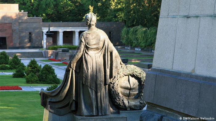 Советский военный мемориал в Панкове, Берлин. (c) DW / Maksim Nelioubin