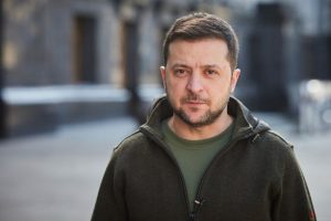 Зеленский призвал партнеров постачать Украине тяжелое оружие