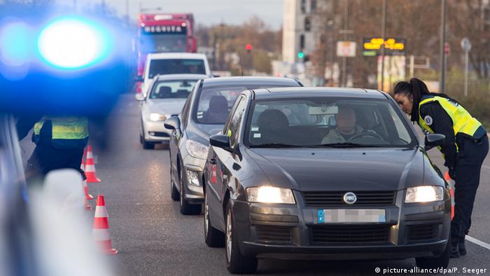 Досмотр транспорта в Париже после терактов 