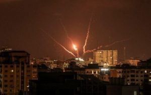 Израиль не заинтересован в нападении на мирных жителей Газы, но «уничтожит тех, кто нам угрожает» — Минобороны